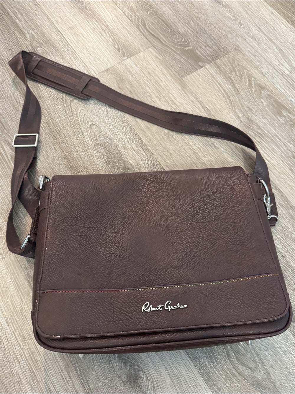 Robert Graham messenger, laptop, work shoulder bag brown EUC